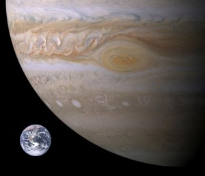 699px-Jupiter-Earth-Spot_comparison