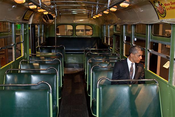 Barack_Obama_in_the_Rosa_Parks_bus